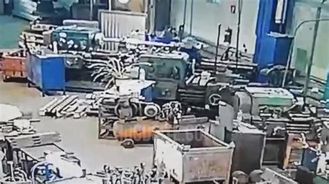 lathe machine incident real video